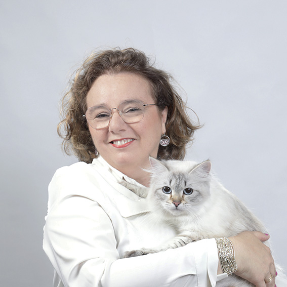 NORA TACHEAU